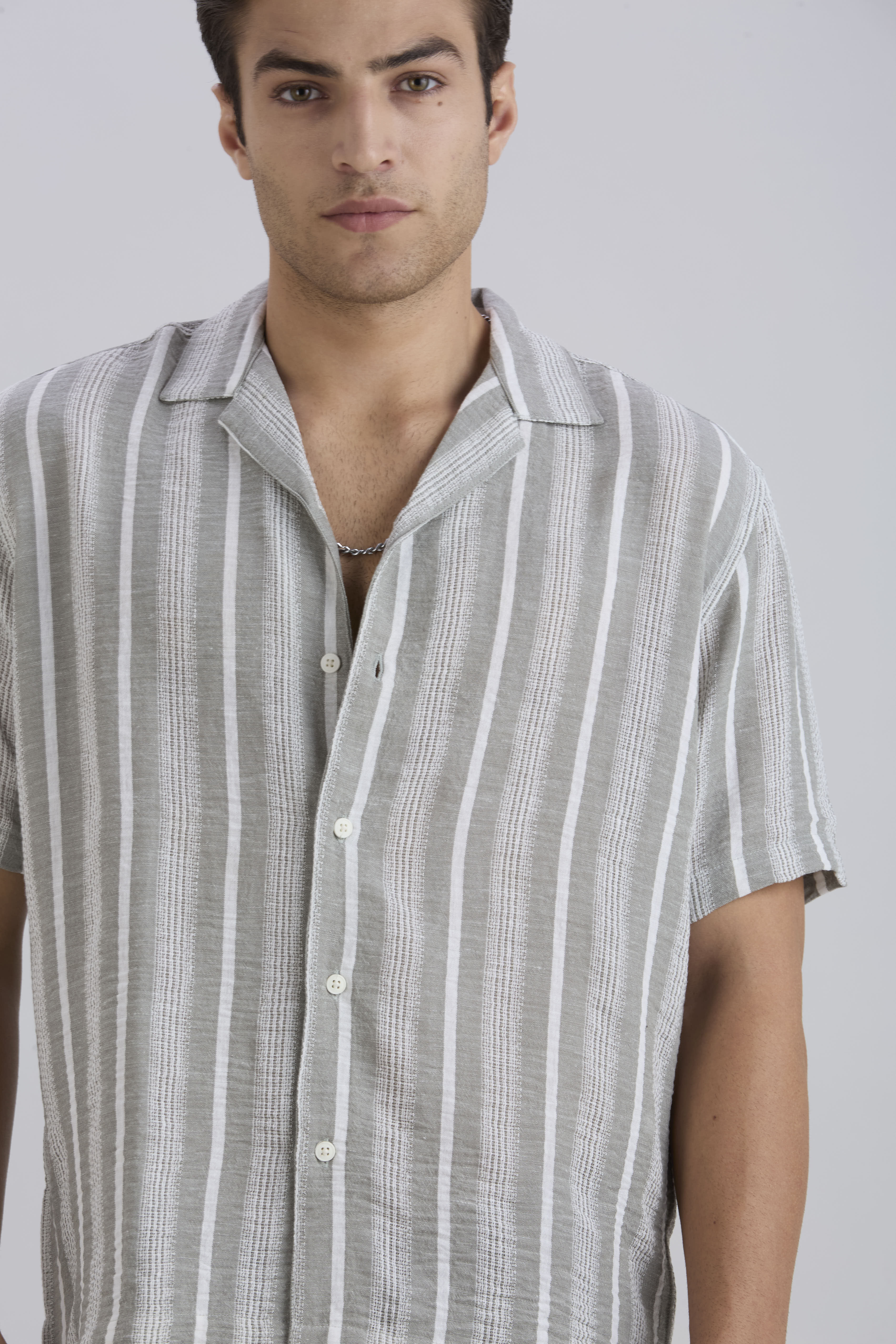 Span Half-Sleeves Striped Cuban Collar Shirt - Grey